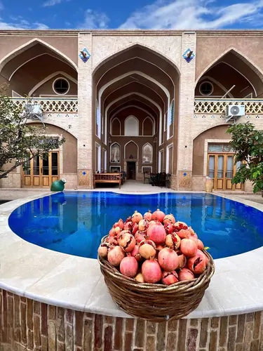 تصویر 10 - اقامتگاه بوم‌گردی عمارت مهر بانو عقدا (اتاق ناز بانو) در  عقدا