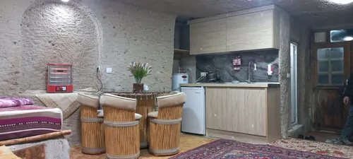 تصویر 3 - سوییت اقامتگاه صخرهای احمدی در اسکو