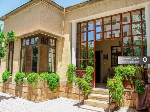 تصویر 7 - اقامتگاه بوم‌گردی خانه باغ ایرانی(اتاق فروغ فرخزاد) در  شیراز