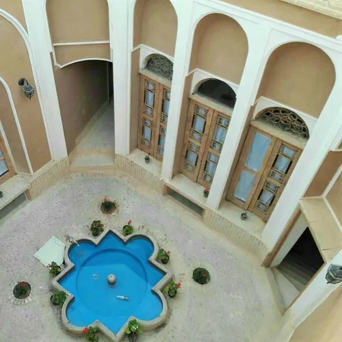 تصویر 4 - اقامتگاه بوم‌گردی سرزمین آفتاب اتاق ۳ دری در یزد