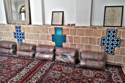 تصویر 2 - اقامتگاه بوم‌گردی عمارت آینه خانه(واحد2) در ورزنه