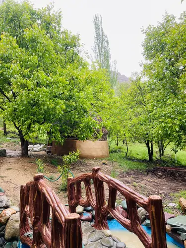 تصویر 2 - کلبه اقامتگاه و باغ تفریحی ابشار خفر در سمیرم