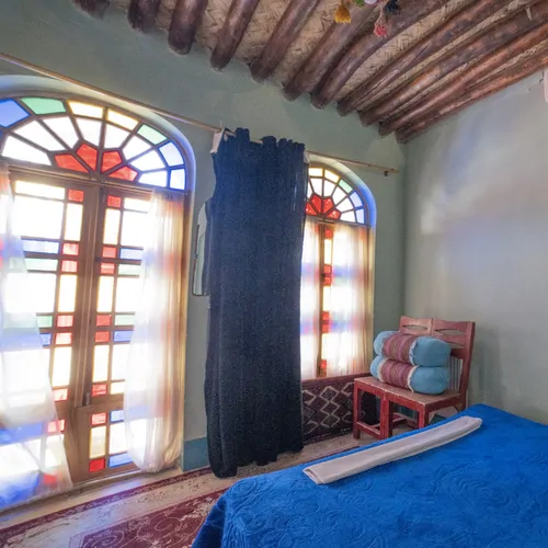 تصویر 4 - اقامتگاه بوم‌گردی عمارت هفت رنگ (قهر و آشتی) در  شیراز