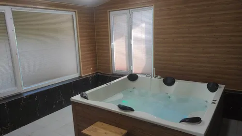 تصویر 21 - کلبه سوییسی باغ پرتقال با جکوزی در  چابکسر