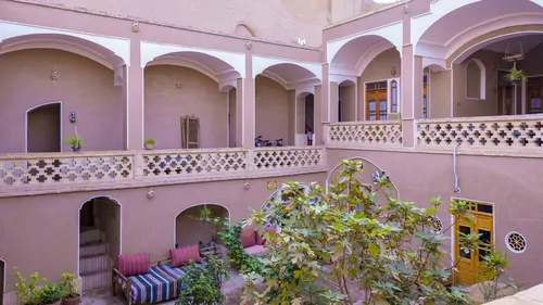 تصویر 2 - اقامتگاه بوم‌گردی خانه دوست (آینه) در کاشان