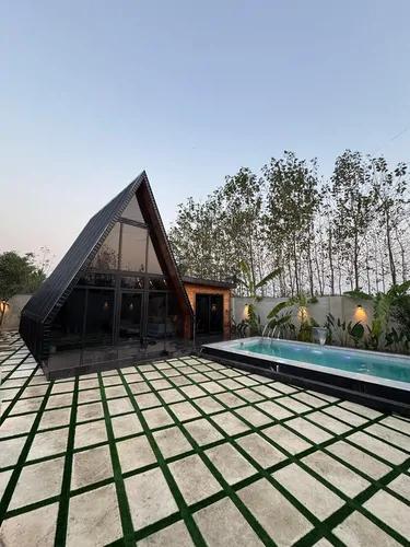 تصویر ۱ - کلبه سوییسی استخردار آبگرم اِروس در  انزلی