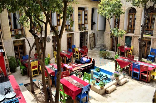 تصویر 4 - اقامتگاه بوم‌گردی عمارت هفت رنگ (کل مشیر) در  شیراز
