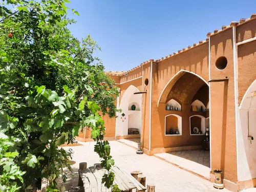 تصویر 5 - اقامتگاه بومگردی خانه مادری(اتاق نارگون) در نجف آباد