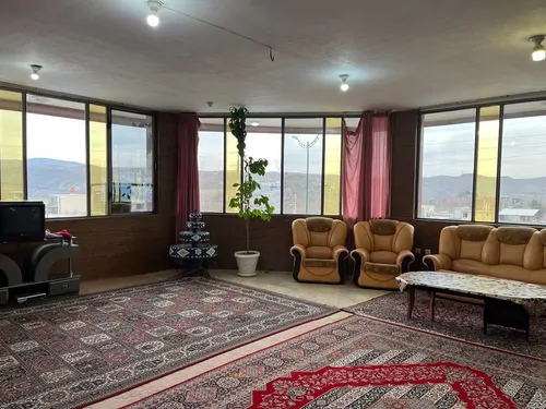 تصویر 4 - خانه بهنام در باغ بهادران