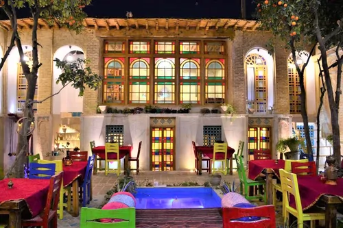 تصویر 2 - اقامتگاه بوم‌گردی عمارت هفت رنگ(چپر خونه) در  شیراز
