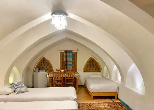 تصویر 4 - هتل سنتی سرای نفیس (اتاق فیروزه) در  کاشان