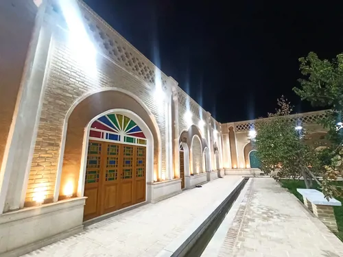 تصویر 2 - اقامتگاه بوم‌گردی عمارت حاج عباس در دامغان