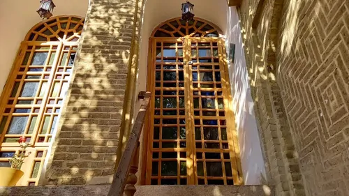 تصویر 10 - اقامتگاه بوم‌گردی عمارت هفت رنگ (سنگ و سیاه) در  شیراز