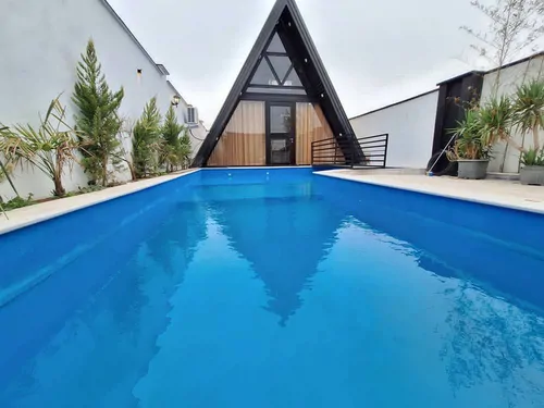 سوئیسی استخردار آبگرم نیایش با فوتبال دستی