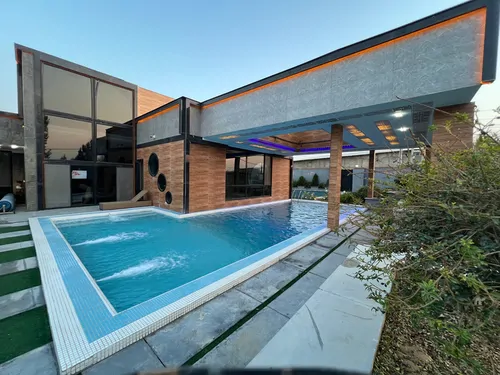 تصویر 2 - ویلا عمارت استخردار آبگرم بهشتی با جکوزی و بیلیارد  در  چهارباغ