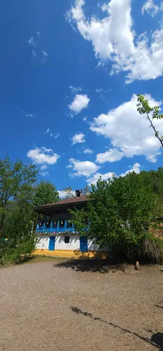 تصویر 2 - ویلا اقامتگاه جنگلی چسبیده به رودخانه و در دل طبیعت هیرکانی در سیاهکل