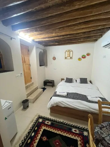 همای (اتاق خشت) با صبحانه رایگان