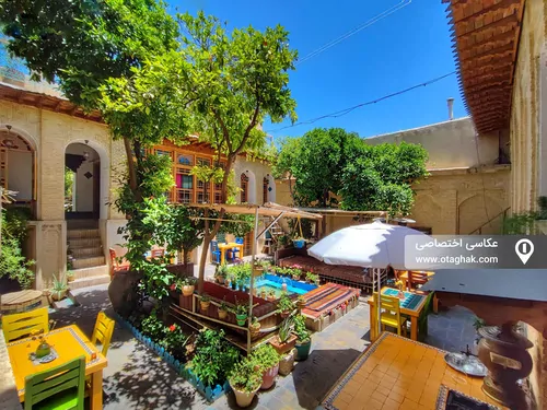 تصویر 12 - اقامتگاه بوم‌گردی عمارت هفت رنگ (درب شازده) در  شیراز