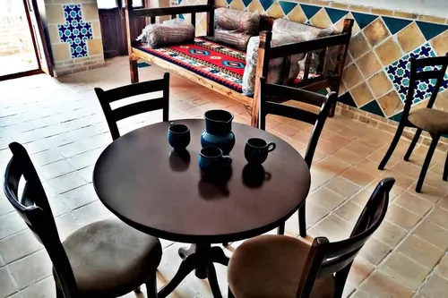 تصویر 3 - اقامتگاه بوم‌گردی عمارت آینه خانه(واحد1) در ورزنه