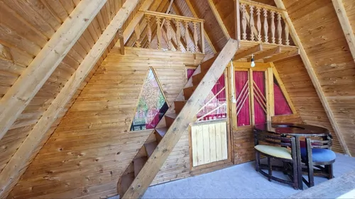 تصویر 6 - اقامتگاه بوم‌گردی سوئیسی درفک (باغ ریحان) در  لاهیجان