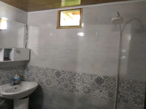 تصویر 14 - کلبه چوبی دنج با جکوزی در شیرگاه