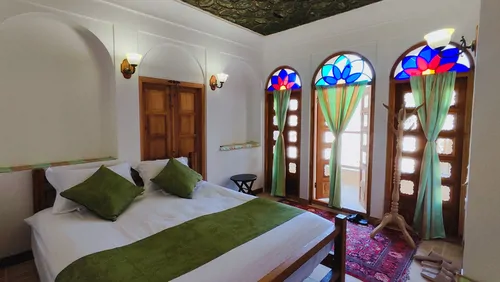 عمارت تاریخی دلگشا (ایوان)