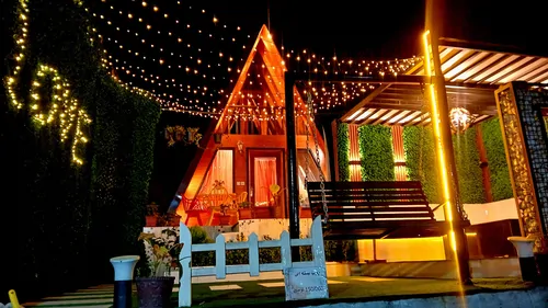 تصویر 42 - کلبه سوئیسی گلوریا با جکوزی در  شیرگاه