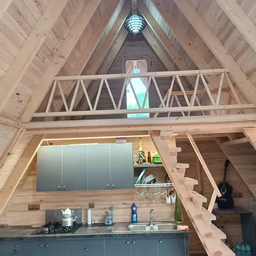 تصویر 4 - کلبه سوئیسی مجلسی در  آستانه اشرفیه