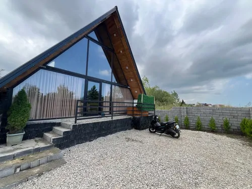 تصویر ۱ - کلبه سوئیسی هاوراز با جکوزی در  چالوس