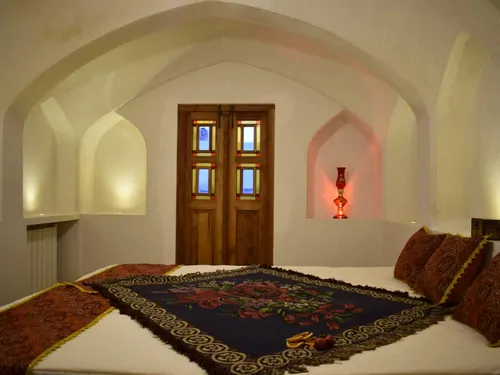 تصویر 5 - هتل سنتی سرای نفیس (اتاق کهربا) در  کاشان