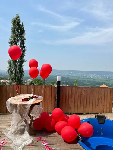 تصویر 29 - کلبه شیشه ای آسمان با جکوزی در شیرگاه