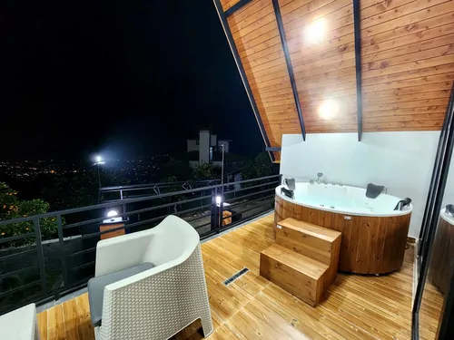 تصویر 13 - کلبه سوییسی آوان با جکوزی در رامسر