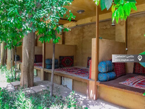 تصویر 9 - اقامتگاه بوم‌گردی خانه باغ ایرانی(اتاق احمد شاملو) در  شیراز