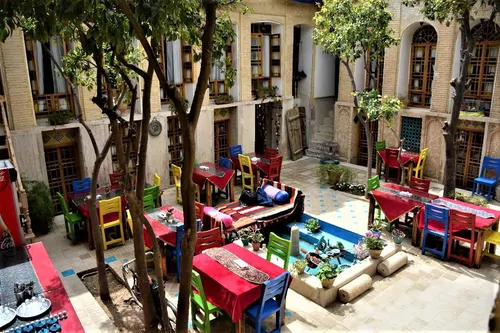 تصویر 6 - اقامتگاه بوم‌گردی عمارت هفت رنگ(چپر خونه) در  شیراز
