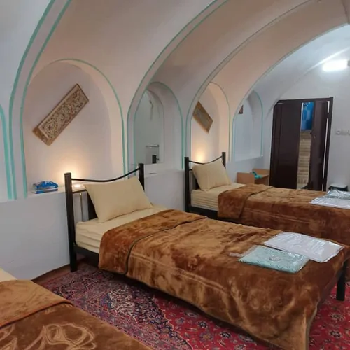 تصویر 9 - هتل سنتی صادقی (اتاق3 درب حوض) (شاه نشین) در  کاشان