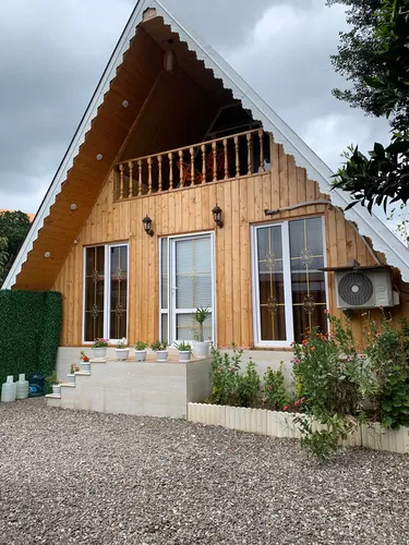 تصویر 2 - کلبه سوئیسی تنها در  قلعه‌رودخان 