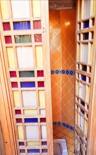 تصویر 11 - اقامتگاه بوم‌گردی عمارت هفت رنگ (سنگ و سیاه) در  شیراز