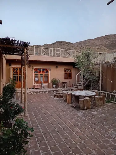 تصویر 11 - اقامتگاه بومگردی توران گشت (اتاق کرسی) در میامی