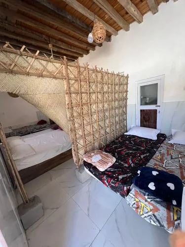 تصویر 2 - اقامتگاه بومگردی دنج واحد ماجرای رنگی در هرمز