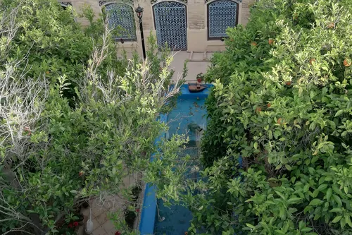 تصویر 5 - اقامتگاه بوم‌گردی عمارت قاجاریه (اتاق شاه نشین) در  شیراز