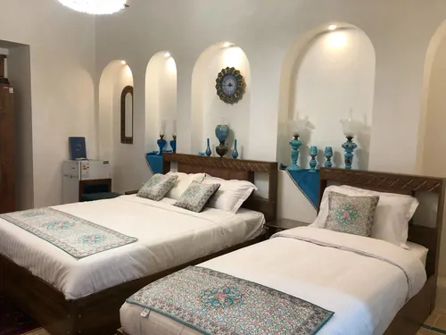 تصویر ۱ - هتل سنتی نبوی (فیروزه ای) در  قزوین