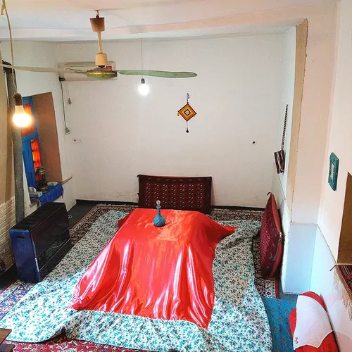 تصویر 4 - اقامتگاه بوم‌گردی عمارت صدر (اتاق رز) در  گرگان