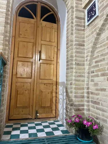 تصویر 12 - اقامتگاه بوم‌گردی همای (اتاق پنج دری) با صبحانه رایگان در  شیراز
