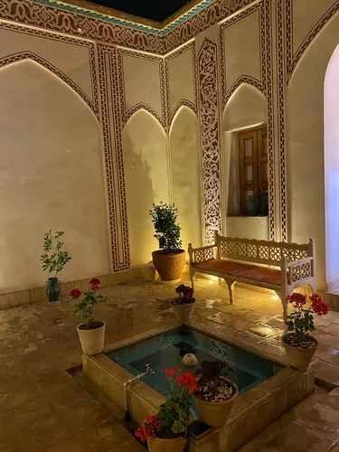 تصویر 8 - هتل سنتی سرای نفیس (اتاق زمرد) در  کاشان