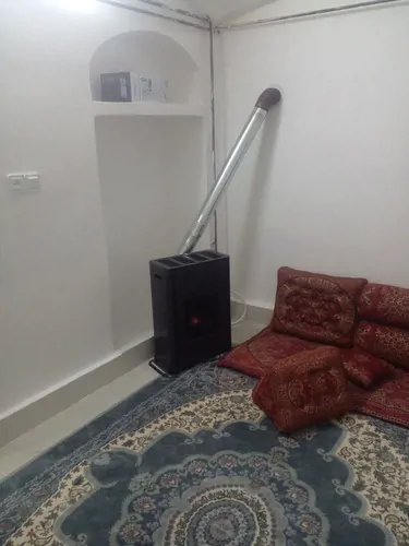 تصویر 4 - سوییت اقامتگاه دهقان  یدارای یک اتاق ۱۷ متری با امکانات ضروری شامل تخته خواب دونفره    در آران و بیدگل