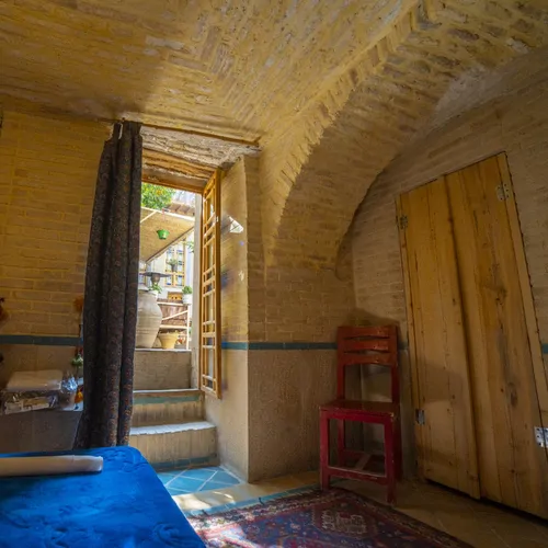 تصویر 2 - اقامتگاه بوم‌گردی عمارت هفت رنگ (شازده قاسم) در  شیراز