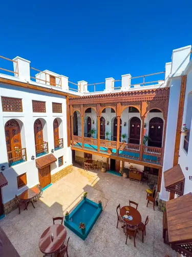 حاج رئیس (اتاق خدر عزیززاده) با صبحانه رایگان 