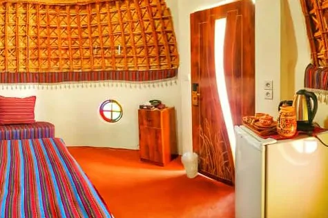 تصویر 1 - هتل سنتی عماد نظام (خانه کپری) در  فردوس
