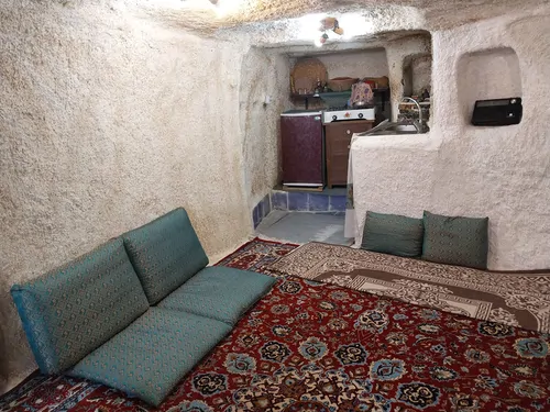 تصویر 2 - اقامتگاه بوم‌گردی خانه ای در دل صخره در اسکو