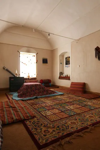تصویر 4 - اقامتگاه بوم‌گردی نمکزار (واحد۱) در سرایان